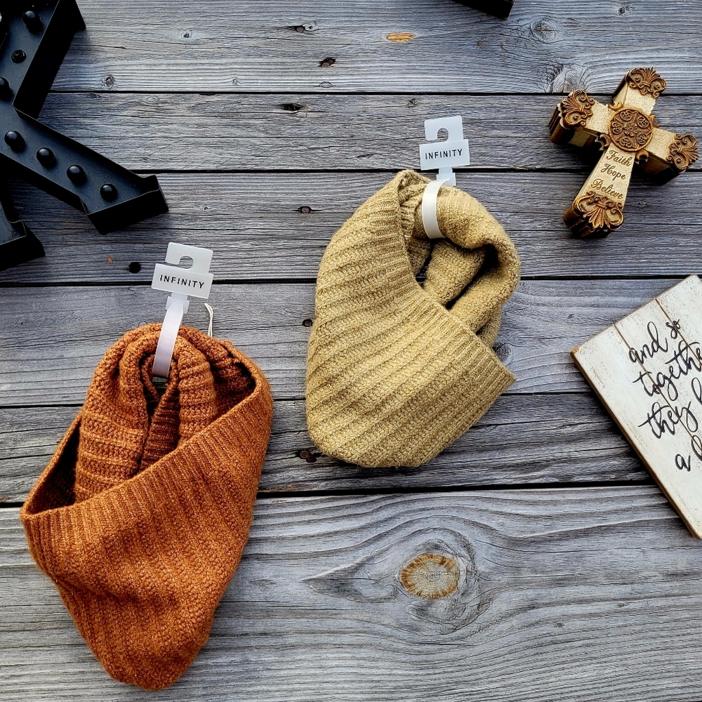 Universal Thread Infinity Scarves - Picture 4 of 6